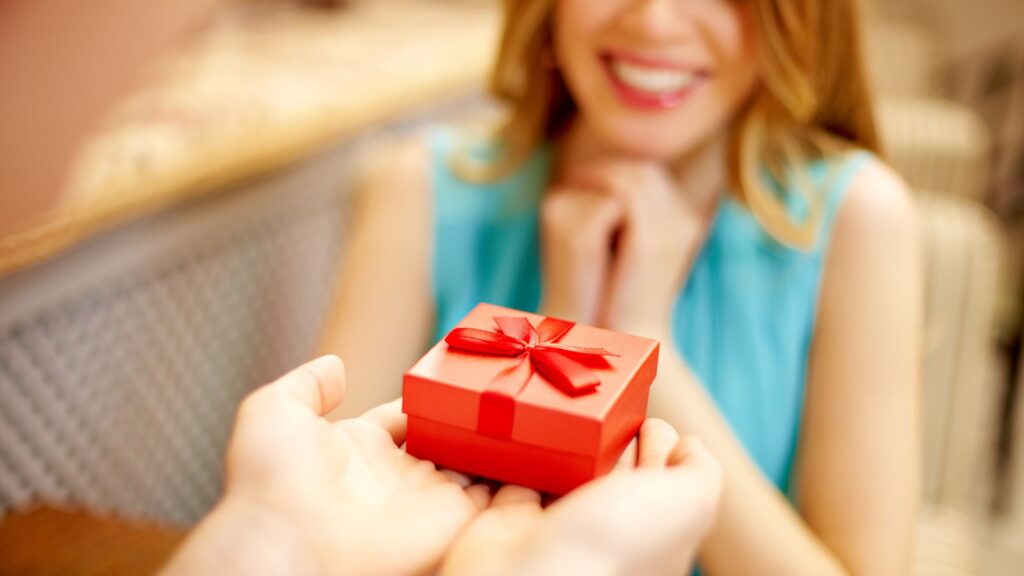 Подарок для женщины