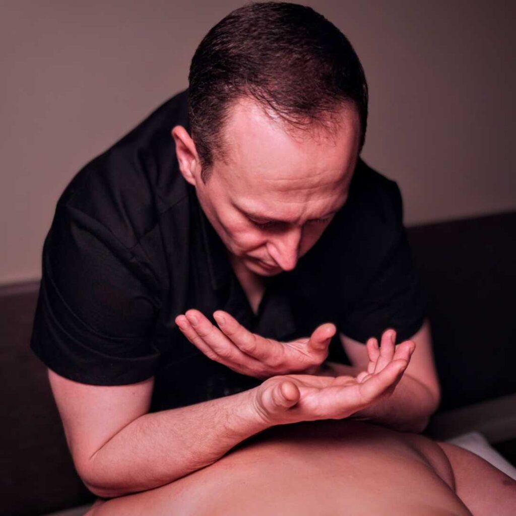 Хороший массажист