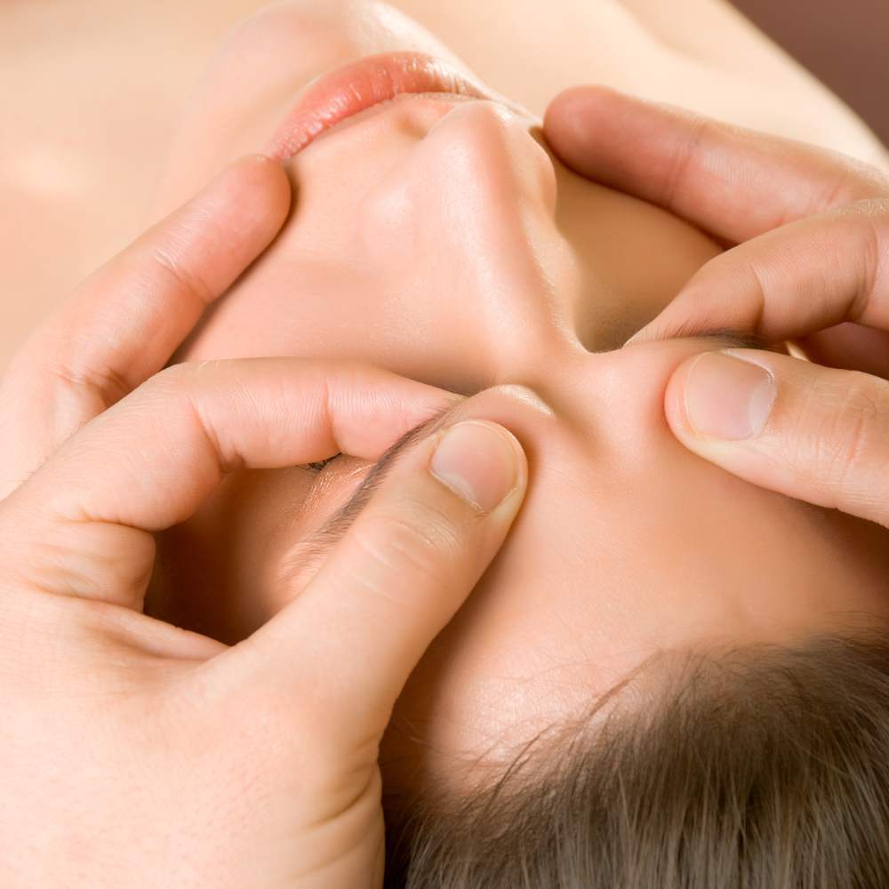 Салон масажу Insay в Харкові масаж обличчя