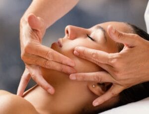 Скульптурный массаж лица