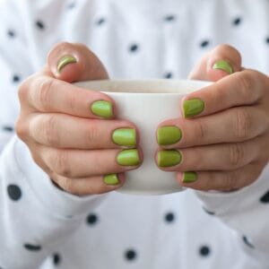 Зелений манікюр