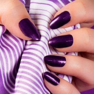 Яскравий манікюр