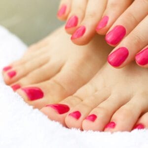 Яскравий манікюр