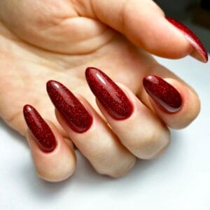 Нарощування нігтів в Харкові