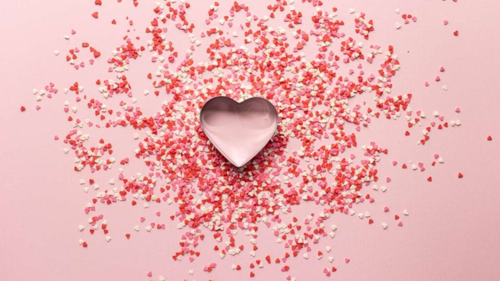 Что подарить девушке на 14 февраля